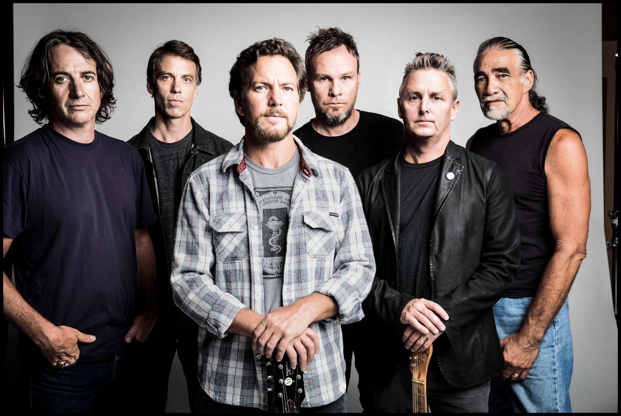 PearlJamWideUsePortraitColor_CreditDannyClinch